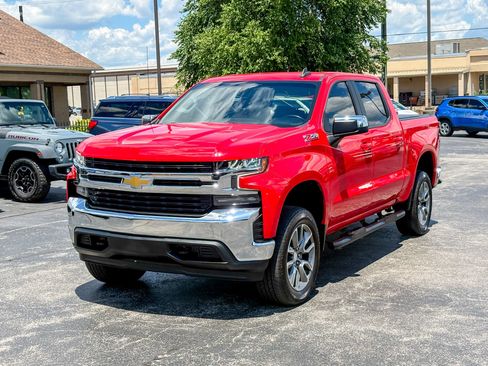 Used 2022 Chevrolet Silverado 1500 LT AWD/4WD image 5