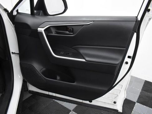 Used 2020 Toyota RAV4 LE image 35