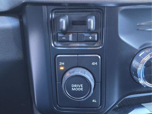 Used 2025 Ford F350 Platinum image 37