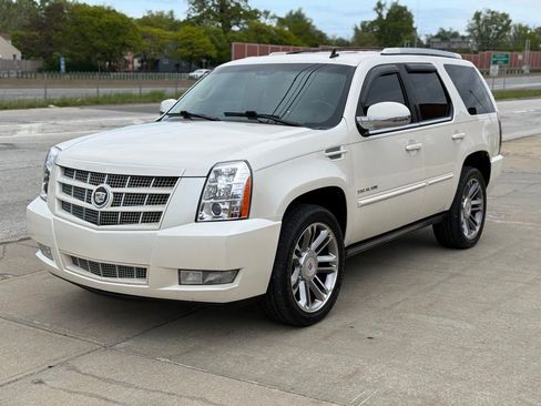 Used 2012 Cadillac Escalade Premium AWD/4WD image 1