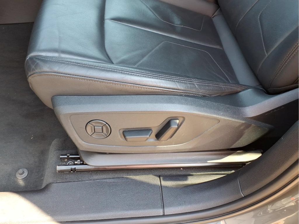 Used 2025 Audi Q3 2.0T Premium AWD/4WD image 16