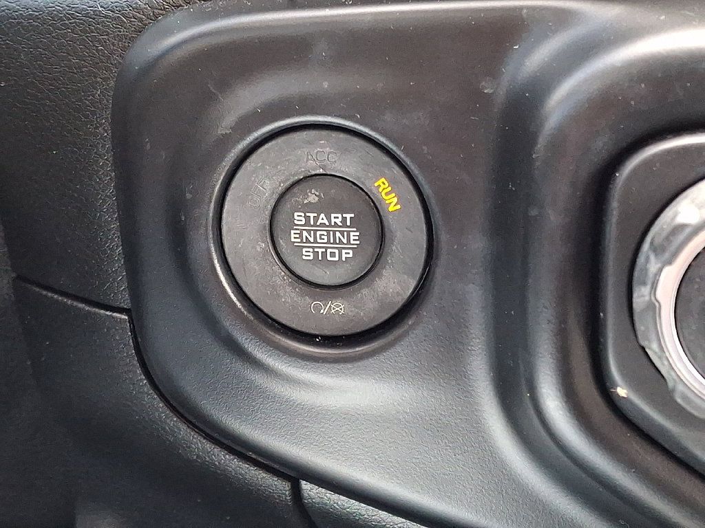 Used 2020 Jeep Wrangler Unlimited Sahara AWD/4WD image 21