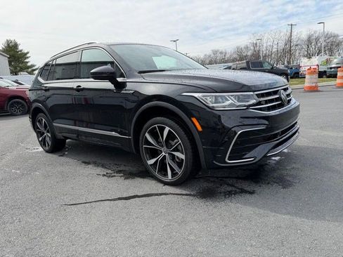 Used 2024 Volkswagen Tiguan SEL R-Line image 9