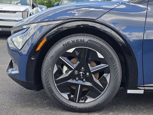 New 2025 Kia EV6 Wind RWD image 5
