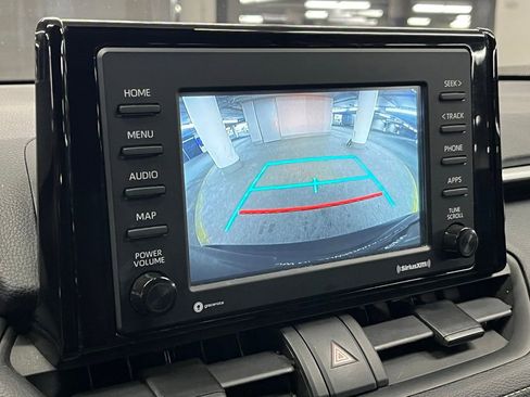 Used 2020 Toyota RAV4 XLE image 28