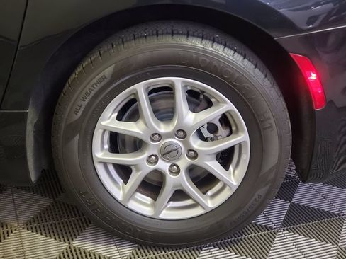 Used 2022 Chrysler Pacifica Touring-L FWD image 5