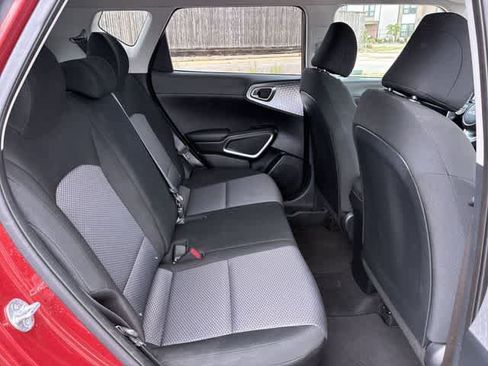 Used 2024 Kia Soul LX w/ Option Group 015 FWD image 21