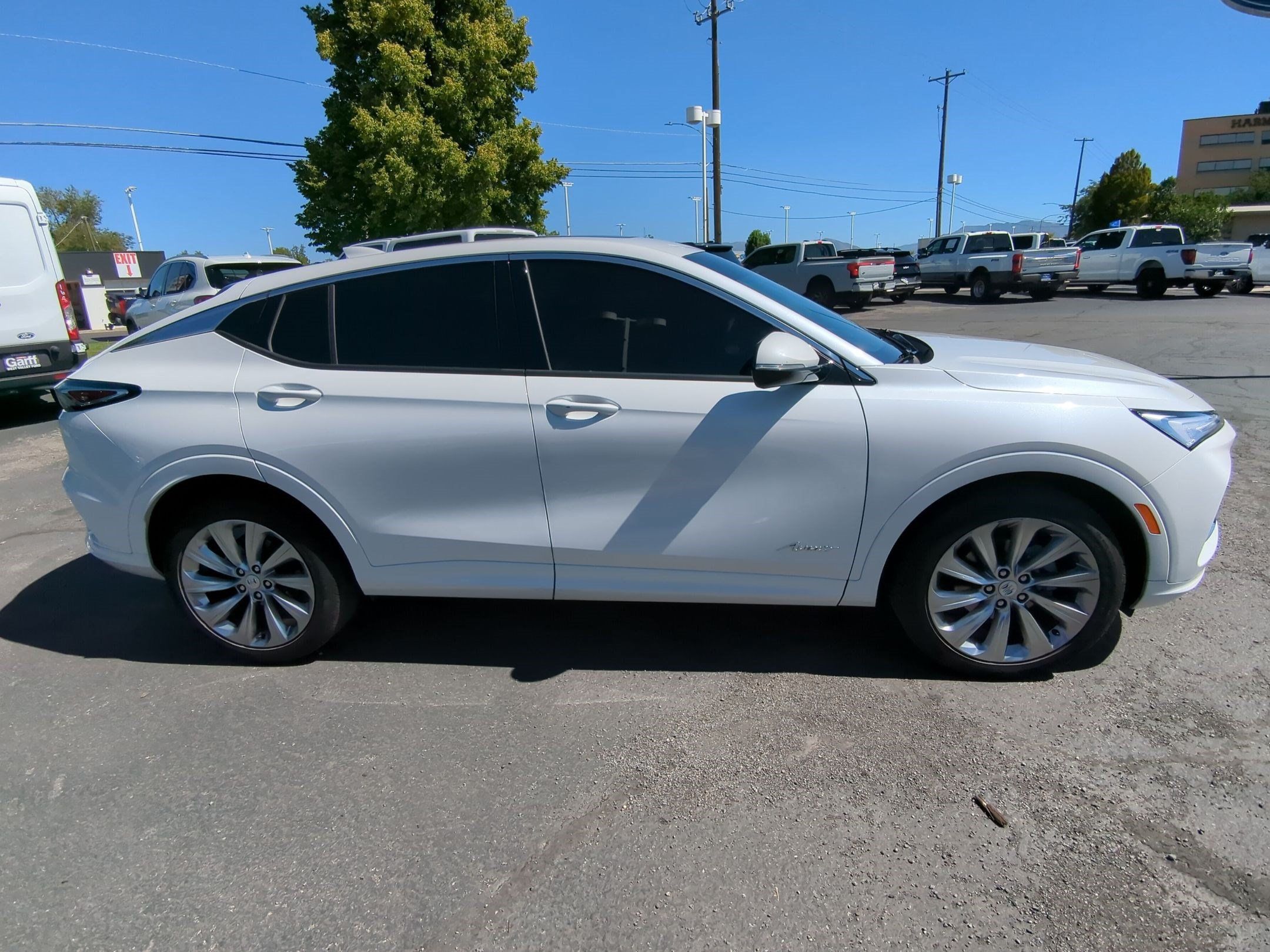 Used 2025 Buick Envista Avenir FWD image 2