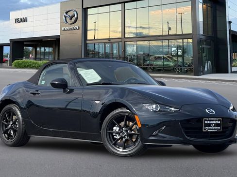 Used 2021 MAZDA MX-5 Miata Sport image 3