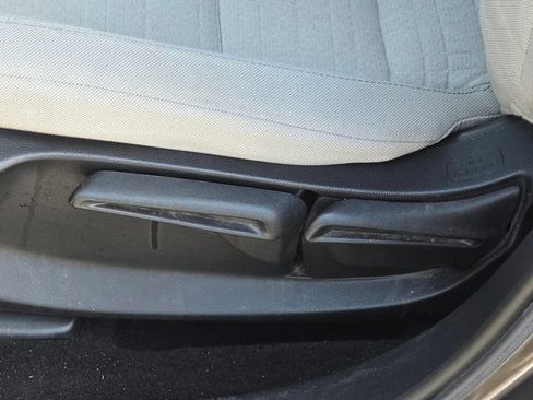 Used 2023 Honda HR-V LX image 14