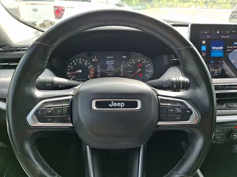 Used 2022 Jeep Compass Latitude AWD/4WD image 18