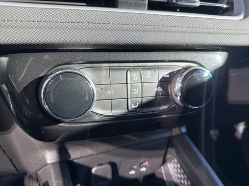 Used 2025 Chevrolet TrailBlazer LT image 23