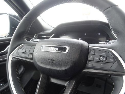 Used 2024 Jeep Grand Cherokee L Limited w/ Luxury Tech Group II AWD/4WD image 29