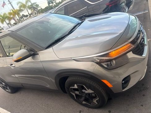 Used 2025 Kia Seltos EX w/ EX Sunroof Package FWD image 4