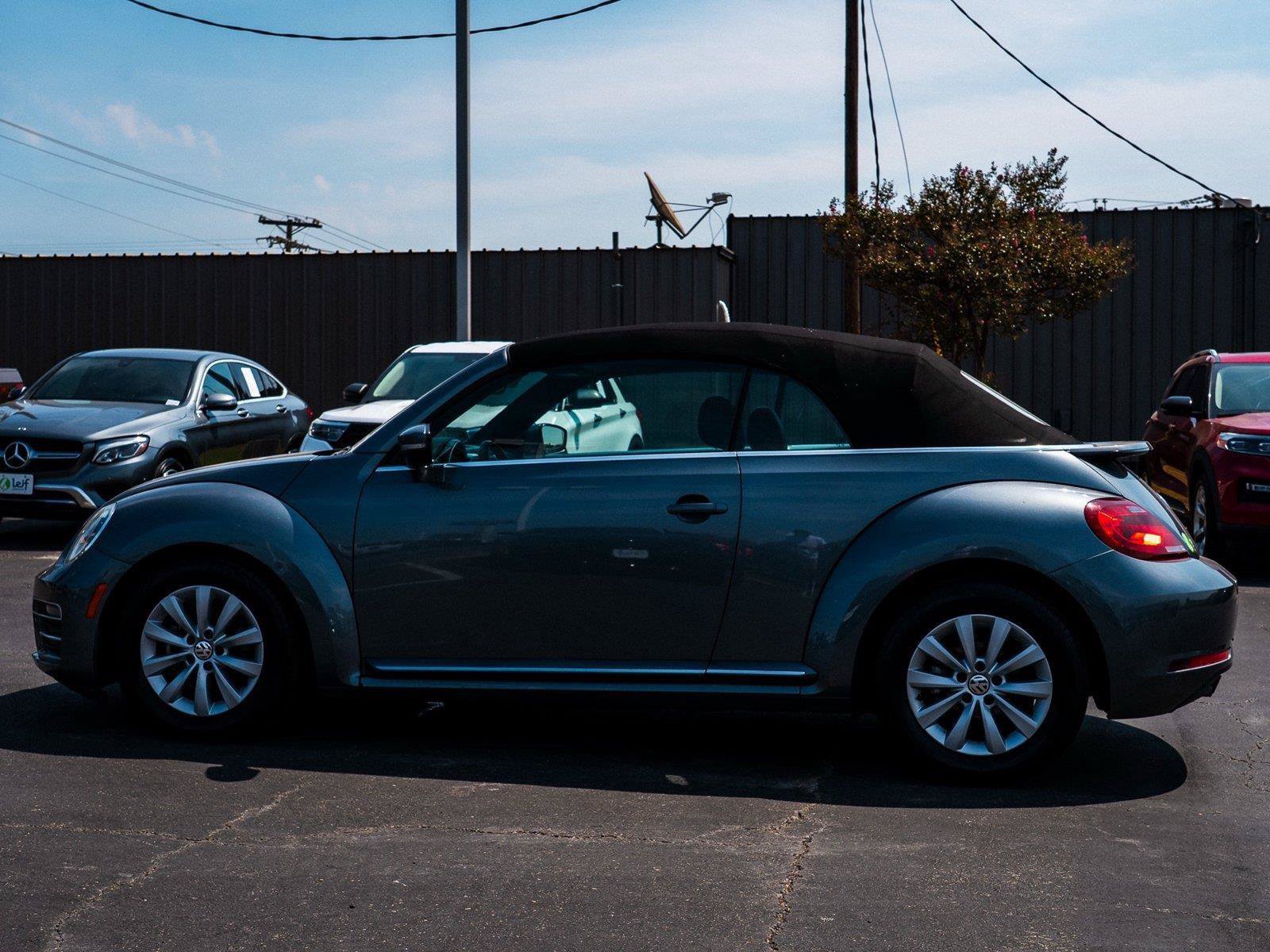 Used 2018 Volkswagen Beetle 2.0T FWD image 6