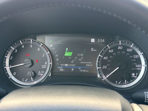 Used 2026 Toyota Highlander XLE AWD/4WD image 24