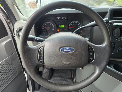 Used 2017 Ford E-450 and Econoline 450 Super Duty w/ Power Windows & Locks Group image 36