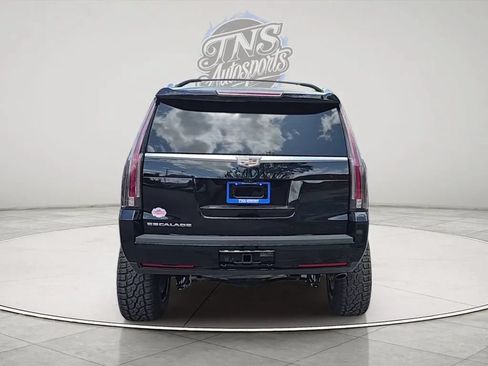 Used 2019 Cadillac Escalade Platinum AWD/4WD image 4