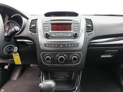 Used 2015 Kia Sorento LX FWD image 16