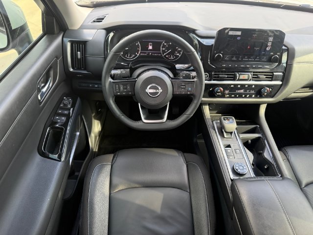 Used 2024 Nissan Pathfinder SL w/ Lighting Package (N92) AWD/4WD image 23