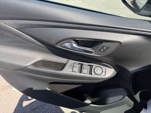 Used 2025 Buick Envista Sport Touring FWD image 18