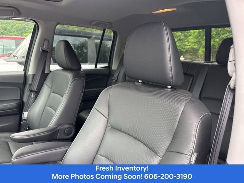 Used 2023 Honda Ridgeline RTL image 11
