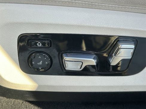 Used 2021 BMW X5 sDrive40i w/ M Sport Package image 28