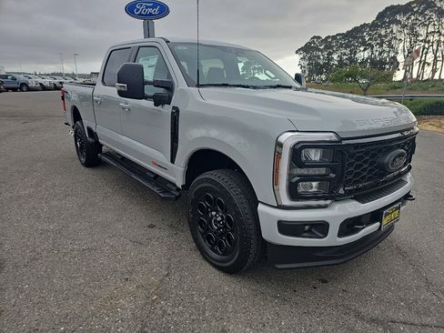 New 2025 Ford F250 XLT w/ Black Appearance Package image 36