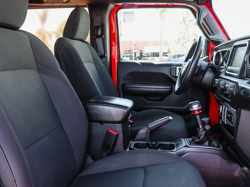 Used 2018 Jeep Wrangler Sport AWD/4WD image 27