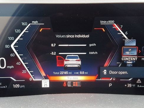 Used 2025 BMW X5 xDrive50e w/ Climate Comfort Package image 22