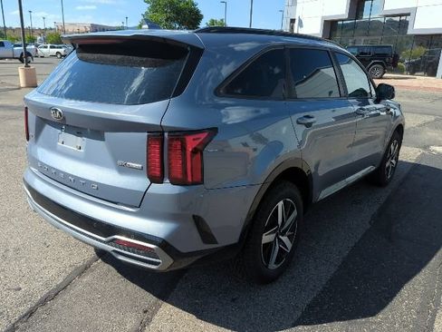Used 2021 Kia Sorento EX w/ Panoramic Sunroof Package AWD/4WD image 3