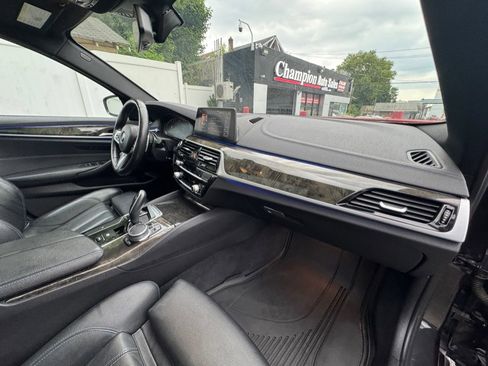Used 2020 BMW 530i xDrive w/ M Sport Package AWD/4WD image 41