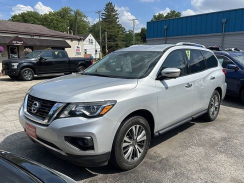 Used 2019 Nissan Pathfinder SL AWD/4WD image 3