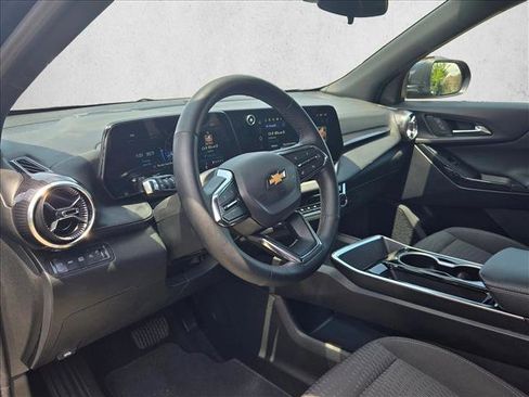 Used 2025 Chevrolet Equinox LT AWD/4WD image 14