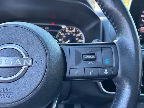 Used 2023 Nissan Rogue SL AWD/4WD image 17