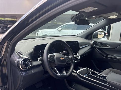 Used 2025 Chevrolet Equinox LT image 12