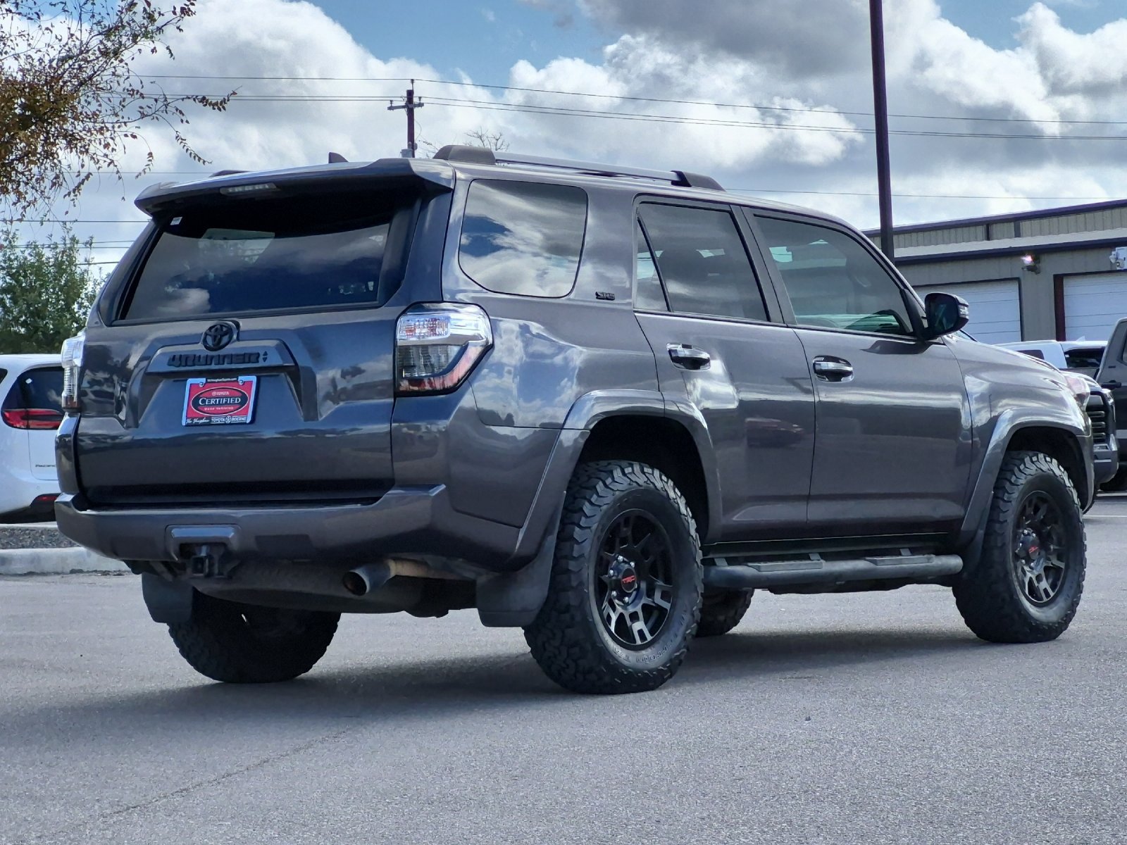 Used 2021 Toyota 4Runner SR5 Premium w/ Moonroof Package AWD/4WD image 5