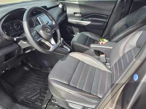 Used 2020 Nissan Kicks SR w/ SR Premium Package FWD image 19