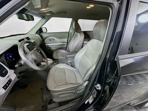Used 2016 Kia Soul EV + image 13