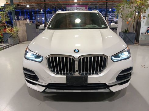 Used 2022 BMW X5 xDrive40i w/ Premium Package AWD/4WD image 3