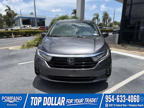 Used 2024 Honda Odyssey Touring image 3