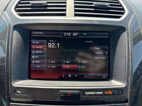 Used 2016 Ford Explorer XLT w/ Equipment Group 202A AWD/4WD image 18