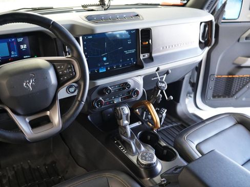 Used 2022 Ford Bronco Badlands w/ Sasquatch Package image 17