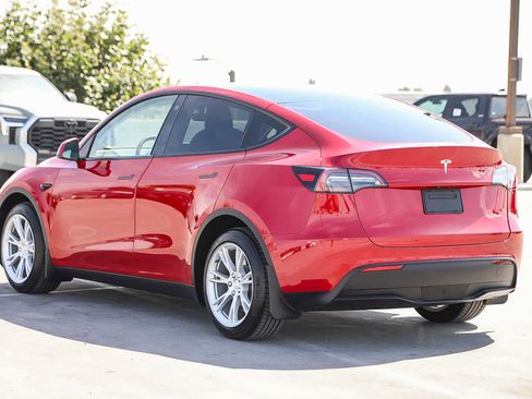 Used 2021 Tesla Model Y Long Range AWD/4WD image 7