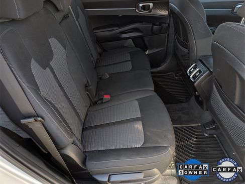 Used 2022 Kia Sorento LX image 27