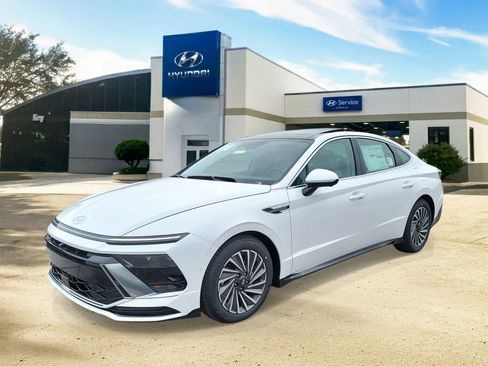 New 2026 Hyundai Sonata Limited FWD image 2