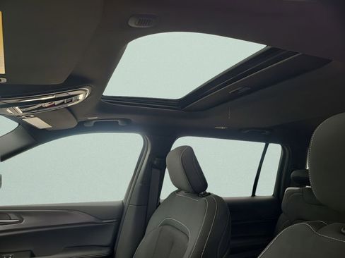 New 2025 Jeep Grand Cherokee L Laredo image 30