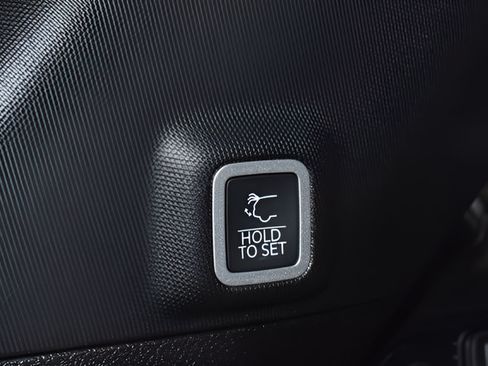 New 2026 Jeep Grand Cherokee Altitude AWD/4WD image 32