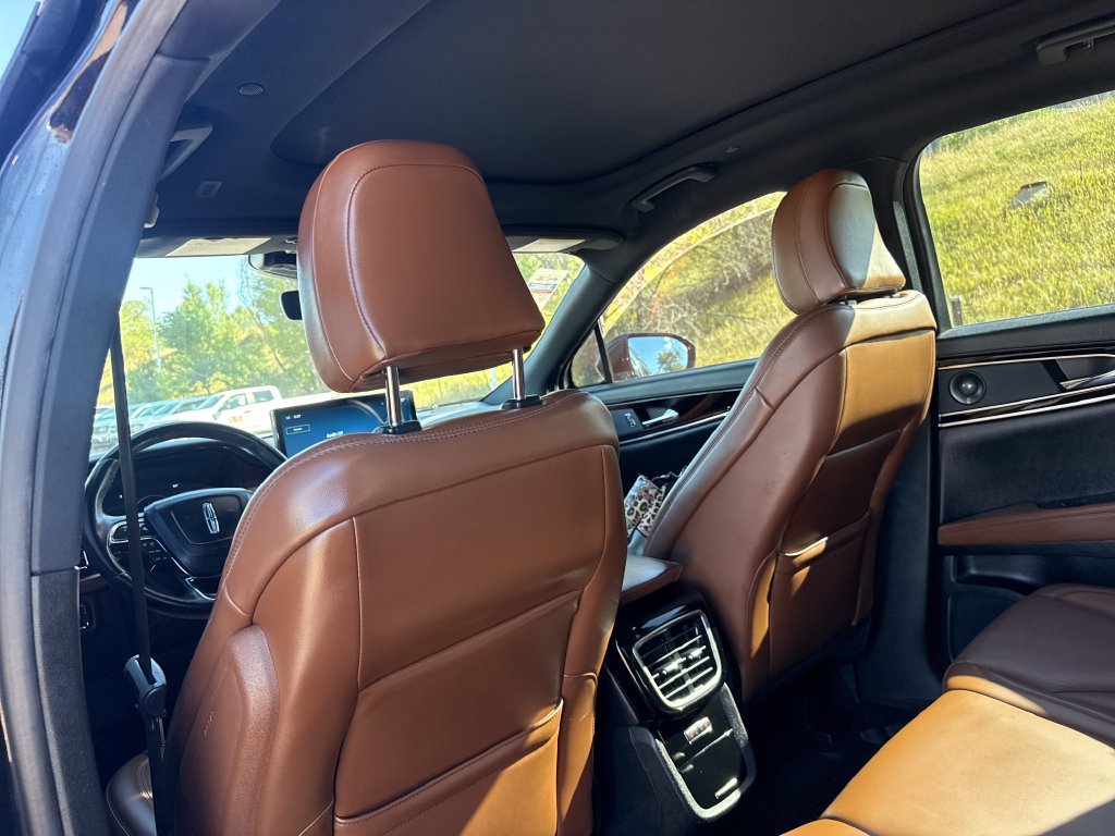 Used 2022 Lincoln Nautilus Reserve w/ Luxury Package AWD/4WD image 24