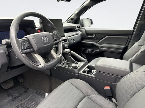 Used 2025 Toyota 4Runner TRD Off-Road Premium AWD/4WD image 10